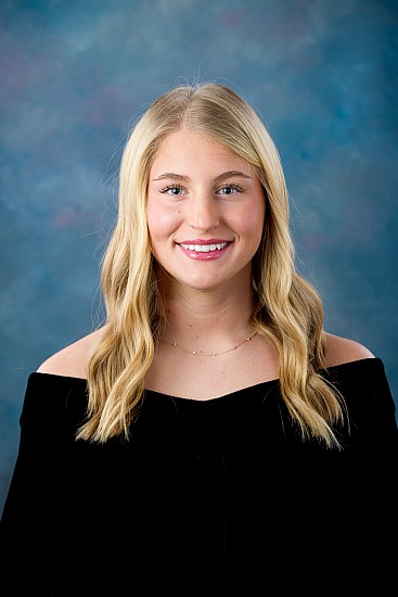 Lorelai - Senior Portraits